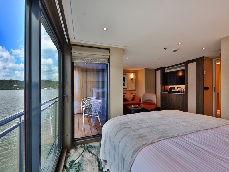 Deluxe Balcony Suite - Diamond Deck